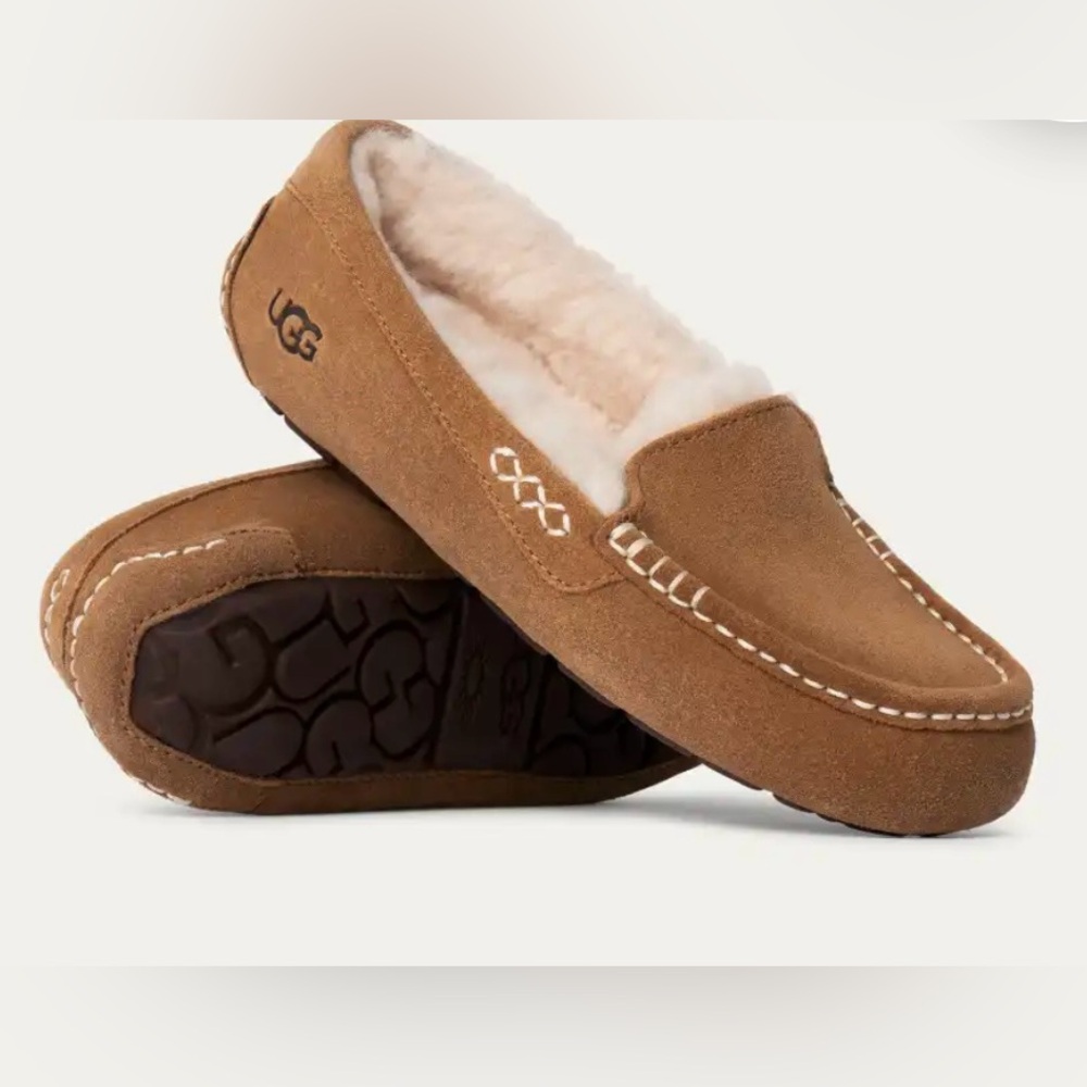 UGG Women's Size 6 Australia Ansley Chestnut Moccasin Slippers